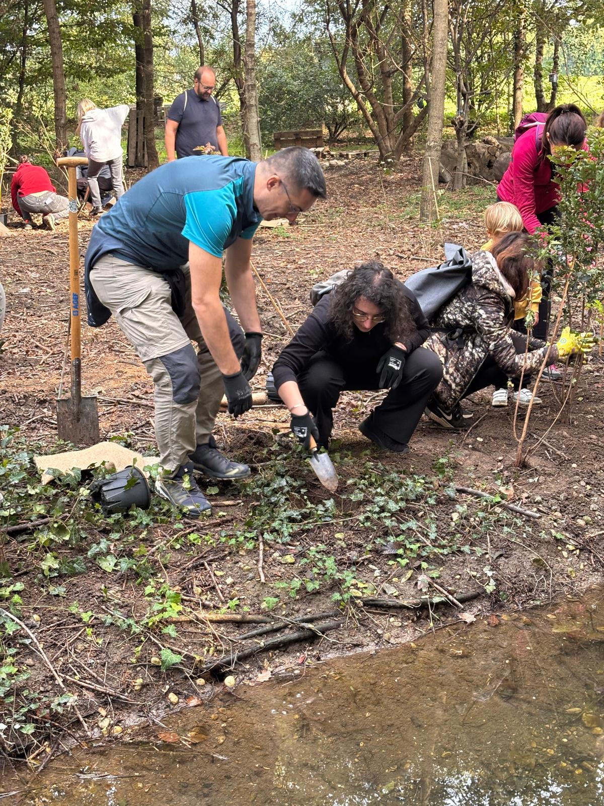 Teachersrise representative digging